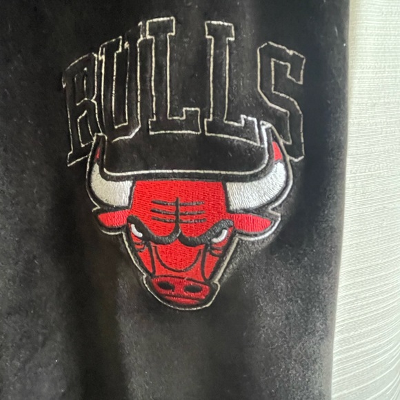 NBA Chicago Bulls black velour tracksuit jogger pants size Large - Picture 5 of 13